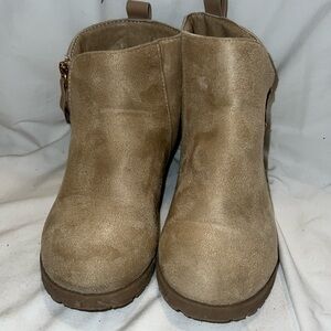 FabKids kids booties. Size 1